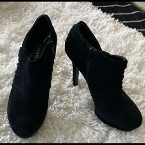 Gianni Bini black heeled booties boots Size 6